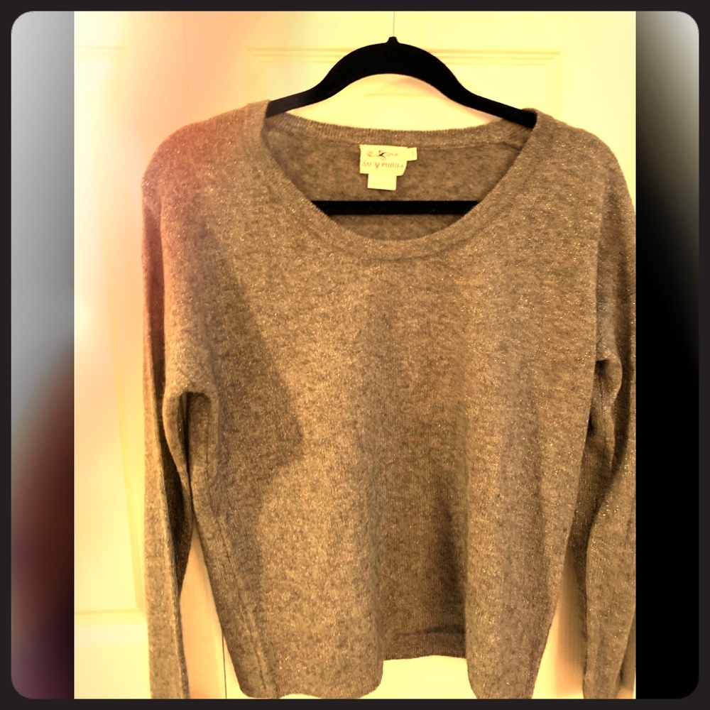 Pretty gray cashmere sweater size small